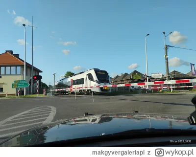makgyvergaleriapl - Hybryda w Kartuzji
#kolej #pkm #pkp #kartuzy #trainspotting