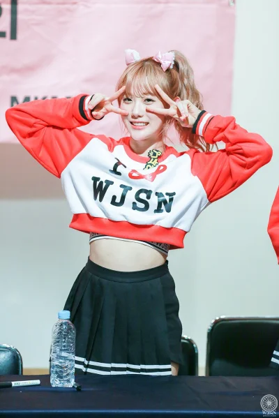 XKHYCCB2dX - #koreanka #luda #wjsn