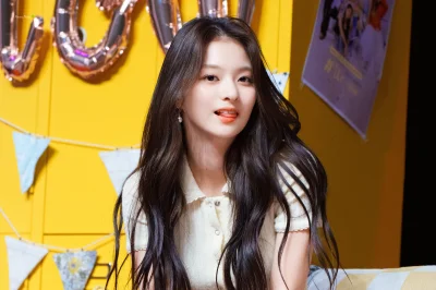 XKHYCCB2dX - #koreanka #nagyung #fromis9