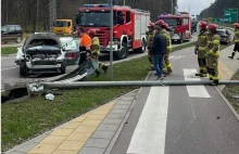 Pijany policjant spowodował kolizję i uciekł do lasu