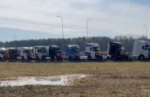 Konwój 200 ciężarówek jedzie na Warszawę. Rozpoczął się strajk przewoźników
