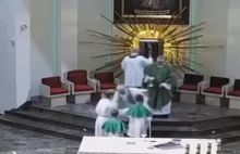 Wypadek księdza podczas mszy w Skawinie