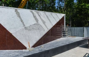 Trwa budowa pomnika Lecha Kaczyńskiego. Tylko u nas! Fotorelacja z placu budowy