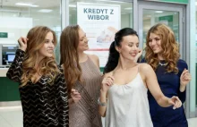 Celebryci zaangażowani w reklamy banków, żeby Polacy nie mieli mniejszych rat