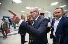 Adam Niedzielski pobity