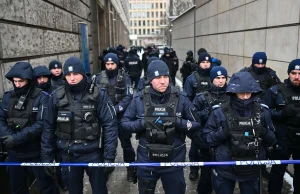 Protest rolników w Warszawie. Policja rzuca wszystko, co ma. "Dwa pierścienie"