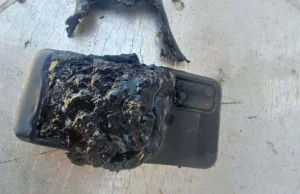 Smartfon Xiaomi zapalił się leżąc na biurku. "Mógł spalić cały pokój"