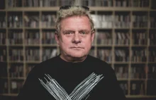 Kazik wyglądał jak wujek na weselu o 4 rano