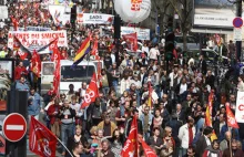 Potężne strajki wstrząsają Francją. Setki tysięcy pracowników na ulicach Paryża