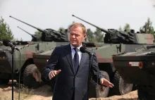 Rok 2008. Donald Tusk znosi zasadniczą służbę wojskową dla polskich mężczyzn.
