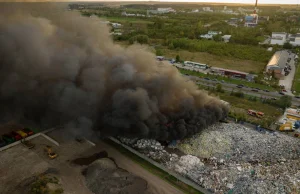 Ogromny pożar w Łódzkiem. Dym widać z kilkunastu kilometrów