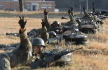 Południowokoreańscy uchylacze od wojska szukają sposobów, korzystając z brokerów