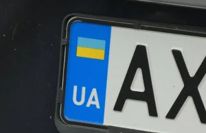 Niemiecki radny z AfD przyłapany na malowaniu swastyk na samochodach [ENG]