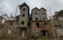 Opuszczone budynki w Miradowie