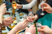Można pić alkohol w Wielki Piątek. Dlaczego matki nas okłamywały?