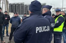 Interwencja policji wobec rolników w Przemysławiu.