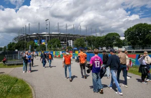 Koszmar przed meczem z Holandią. Policja postrzeliła mężczyznę z siekierą