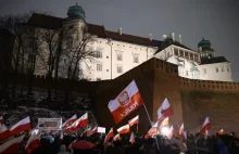 Sprawa Wąsika i Kamińskiego. Jarosław Kaczyński na Wawelu