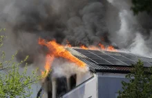 Pożar dachu liceum w Grodzisku Maz. w trakcie matury