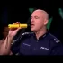 Pijany policjant testuje na antenie alkomat :D
