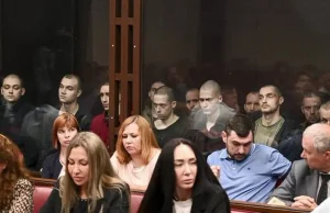 Ukraińscy jeńcy na ławie oskarżonych. Grozi im dożywocie