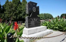 Nazistowski pomnik na ukraińskim cmentarzu w Filadelfii