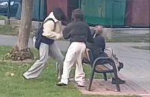 Dwie 13-latki zaatakowały 49-letniego mężczyznę