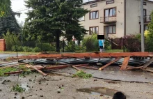 Przyszła nawałnica. Myślałam, że to donice spadają a to dach nam odleciał