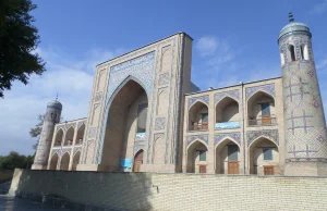Uzbekistan: Władze nakazują restauratorom sprzedawanie alkoholu