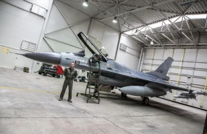 5 holenderskich F-16 wylądowało w Rumunii. Ukraina będzie na nich szkolić