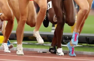 World Athletics zakazuje kobietom transgender udziału w zawodach.