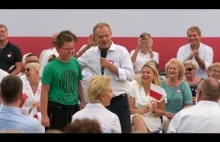 Młody chłopak zaskoczył wszystkich na spotkaniu Tuska z wyborcami