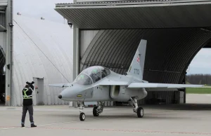 Samolot na którym szkolą się piloci F-16 i F-35. Wide ze startu M346 Bielik