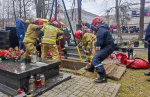 Lublin, wypadek na cmentarzu. 60-letni mężczyzna wpadł do grobu matki - Wydarzen