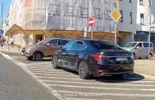 Kierowca rektora Bonarka z Akademii Piotrkowskiej. Będzie mandacik