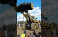 "Komatsu" Rewia mody górnictwa odkrywkowego - Giganty w akcji!