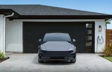 Nowa tania Tesla Y to chyba żart. Z auta wyjęto nawet radio