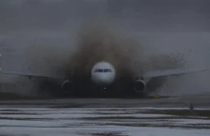 Chwile grozy na Litwie! Airbus wypadł z pasa startowego na lotnisku!
