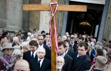 13 lat temu rozpoczęła się słynna bitwa o krzyż pod Pałacem Prezydenckim