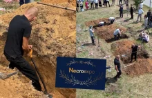Na targach branży pogrzebowej, Necroexpo, zrobiono zawody w kopaniu grobów.