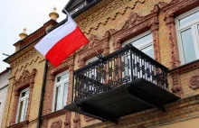 Takiej flagi nie wolno wywieszać! Najczęstsze pomyłki Polaków podczas świąt.