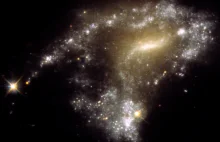 Hubble wykrywa niebiański „sznur pereł”