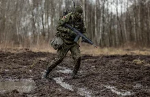 Żołnierze Wojsk Obrony Terytorialnej z rozkazem stawienia się w jednostkach