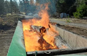 Ładowarka dla elektryków działa... spalając drewno.Eko rozwiązanie dla przemysłu