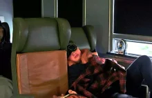 45 godzin pociągiem do światowej stolicy niedźwiedzi polarnych