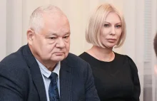 Zaskakujący powrót "blond aniołka" Glapińskiego której zarobki sięgały 42 tys zł