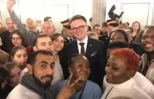 Hołownia chce dalej wpuszczać inżynierów z Białorusi!