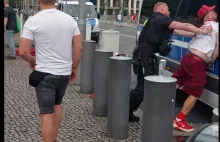 Brutalna akcja niemieckiej policji w Berlinie. Polak uderzony o radiowóz.