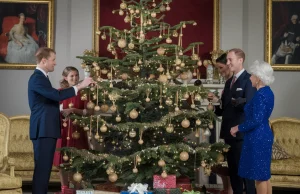 Dlaczego dekorujemy choinki?