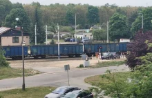 Problemy na linii do lotniska w Pyrzowicach. Pociągi towarowe blokują przejazd